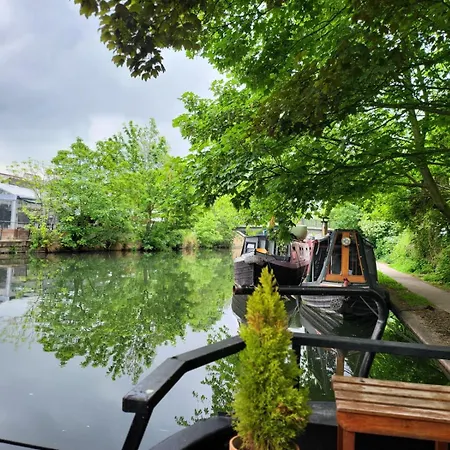 Lovely Canal Boat In Little Venice For Family & Friends